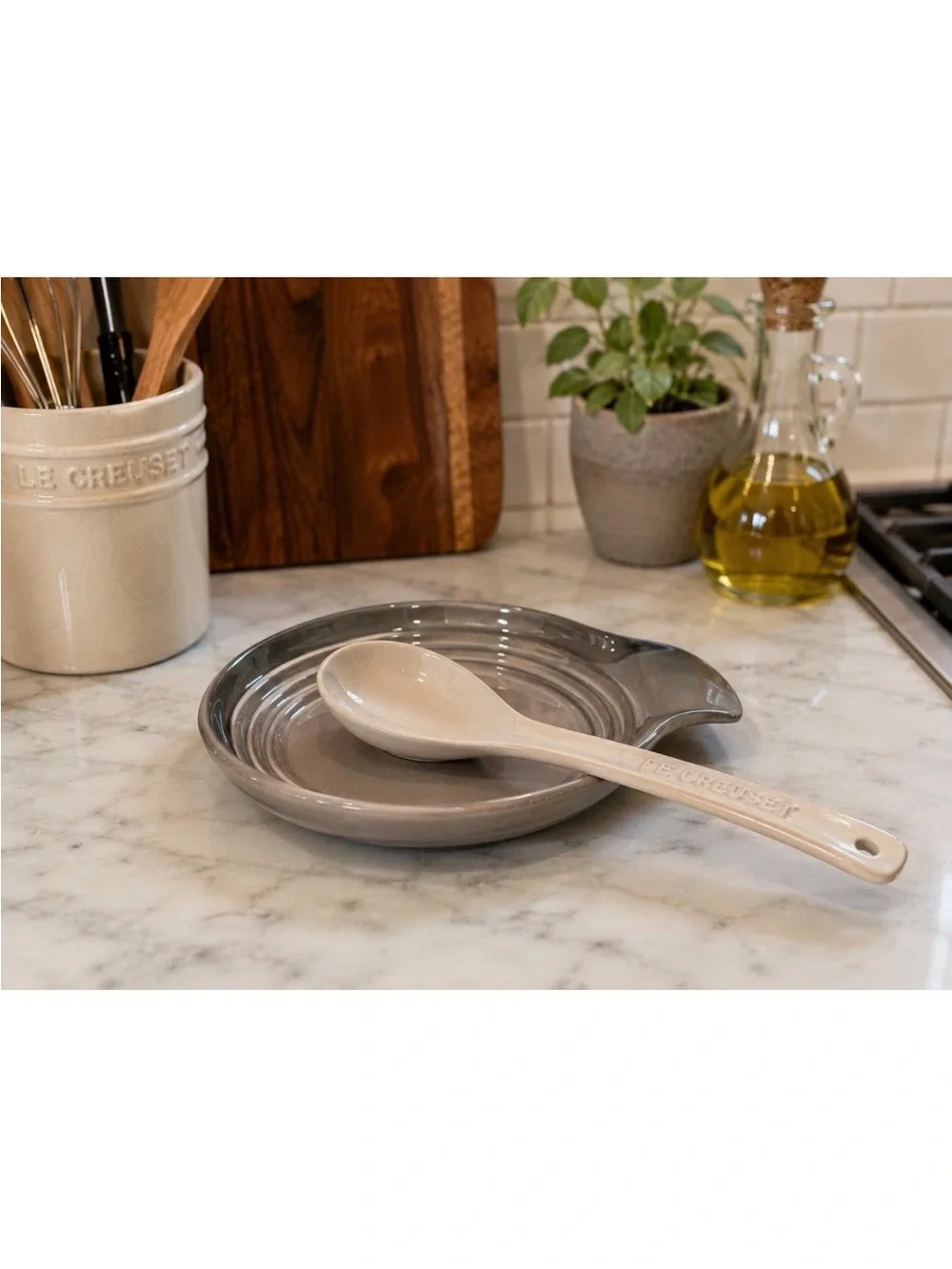 Le Creuset Signature Stoneware Spoon Rest, 6 Inches, Flint